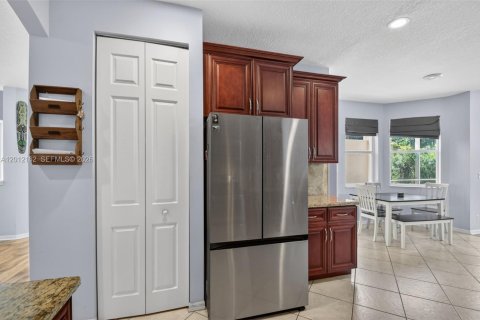 House in Lake Worth, Florida 5 bedrooms, 269.51 sq.m. № 2074556 - photo 17