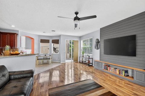 House in Lake Worth, Florida 5 bedrooms, 269.51 sq.m. № 2074556 - photo 27