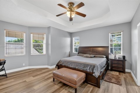 House in Lake Worth, Florida 5 bedrooms, 269.51 sq.m. № 2074556 - photo 28