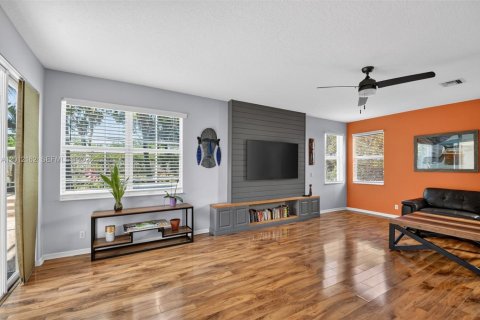 House in Lake Worth, Florida 5 bedrooms, 269.51 sq.m. № 2074556 - photo 23