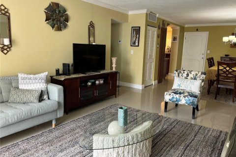 Copropriété à louer à Hallandale Beach, Floride: 2 chambres, 111.48 m2 № 2077942 - photo 7