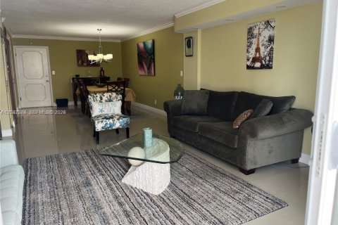 Copropriété à louer à Hallandale Beach, Floride: 2 chambres, 111.48 m2 № 2077942 - photo 5