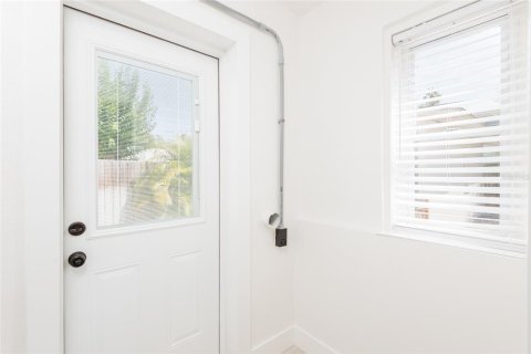 House in Tampa, Florida 3 bedrooms, 221.66 sq.m. № 1687005 - photo 18
