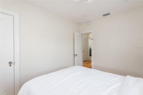 House in Tampa, Florida 3 bedrooms, 221.66 sq.m. № 1687005 - photo 29