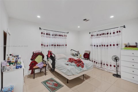 House in Miami Shores, Florida 3 bedrooms, 132.11 sq.m. № 1886583 - photo 26