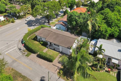 House in Miami Shores, Florida 3 bedrooms, 132.11 sq.m. № 1886583 - photo 6