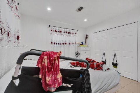 House in Miami Shores, Florida 3 bedrooms, 132.11 sq.m. № 1886583 - photo 27