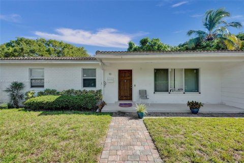 House in Miami Shores, Florida 3 bedrooms, 132.11 sq.m. № 1886583 - photo 24