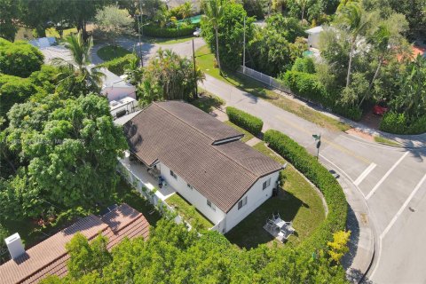 House in Miami Shores, Florida 3 bedrooms, 132.11 sq.m. № 1886583 - photo 10