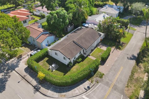 House in Miami Shores, Florida 3 bedrooms, 132.11 sq.m. № 1886583 - photo 12