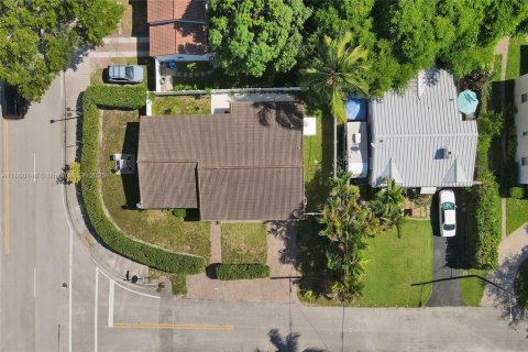 House in Miami Shores, Florida 3 bedrooms, 132.11 sq.m. № 1886583 - photo 13