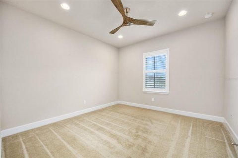 House in Port Orange, Florida 4 bedrooms, 209.31 sq.m. № 1747325 - photo 17