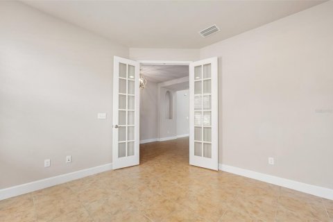 House in Port Orange, Florida 4 bedrooms, 209.31 sq.m. № 1747325 - photo 4