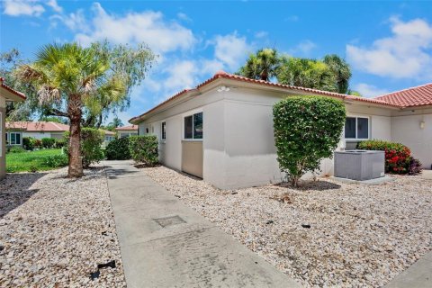 Villa ou maison à vendre à Sarasota, Floride: 2 chambres, 96.25 m2 № 2149964 - photo 3