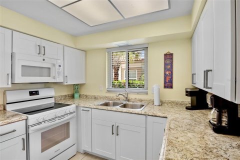 Villa ou maison à vendre à Sarasota, Floride: 2 chambres, 96.25 m2 № 2149964 - photo 12