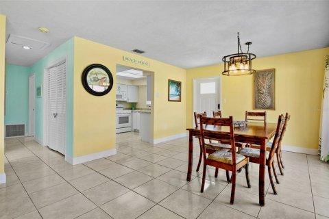 Villa ou maison à vendre à Sarasota, Floride: 2 chambres, 96.25 m2 № 2149964 - photo 8