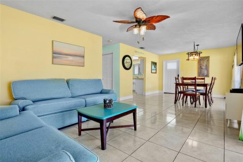 Villa ou maison à vendre à Sarasota, Floride: 2 chambres, 96.25 m2 № 2149964 - photo 11