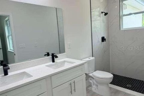 House in North Port, Florida 4 bedrooms, 185.8 sq.m. № 2095889 - photo 10