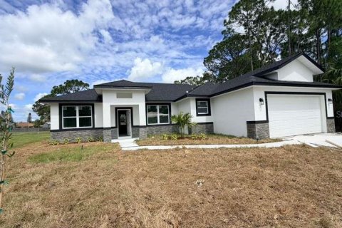 Villa ou maison à North Port, Floride 4 chambres, 185.8 m2 № 2095889