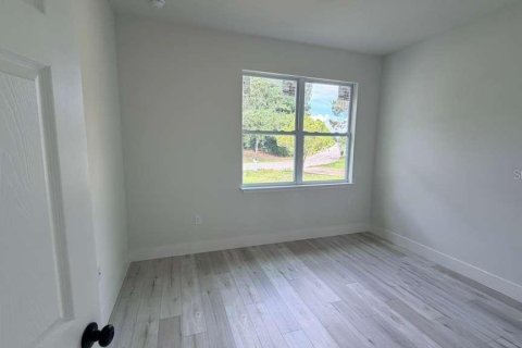 House in North Port, Florida 4 bedrooms, 185.8 sq.m. № 2095889 - photo 6