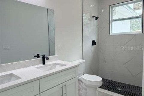 House in North Port, Florida 4 bedrooms, 185.8 sq.m. № 2095889 - photo 12