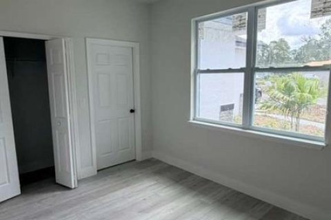 House in North Port, Florida 4 bedrooms, 185.8 sq.m. № 2095889 - photo 11