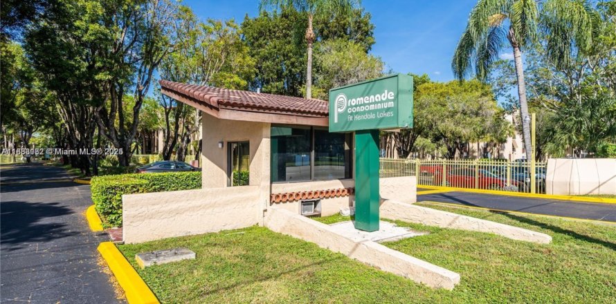 Condominio en Miami, Florida, 1 dormitorio  № 1942100