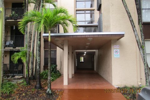 Condominio en alquiler en Miami, Florida, 1 dormitorio, 57.04 m2 № 1942100 - foto 17