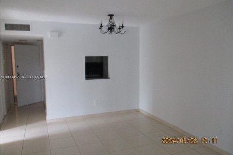 Condominio en alquiler en Miami, Florida, 1 dormitorio, 57.04 m2 № 1942100 - foto 16