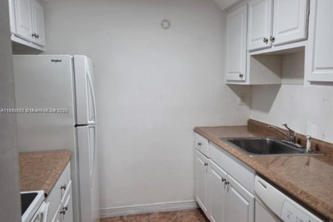 Condominio en alquiler en Miami, Florida, 1 dormitorio, 57.04 m2 № 1942100 - foto 19