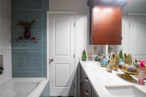 Casa en alquiler en Lauderhill, Florida, 3 dormitorios, 156.26 m2 № 2077957 - foto 9