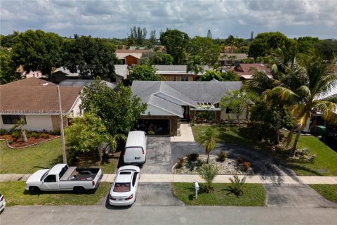 Casa en alquiler en Lauderhill, Florida, 3 dormitorios, 156.26 m2 № 2077957 - foto 2