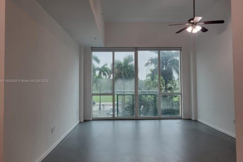 Condo in Miami, Florida  № 1930743 - photo 1