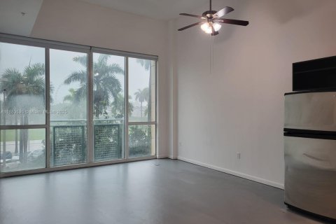 Condo in Miami, Florida  № 1930743 - photo 2