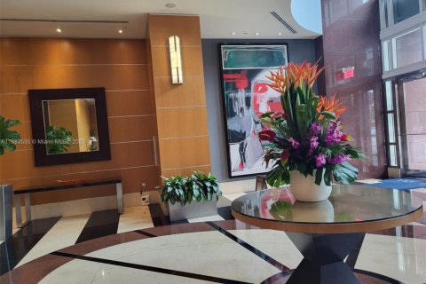 Condo in Miami, Florida  № 1930743 - photo 11