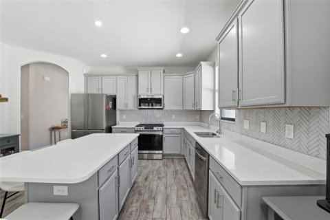 House in Land O' Lakes, Florida 3 bedrooms, 195.09 sq.m. № 2420064 - photo 14