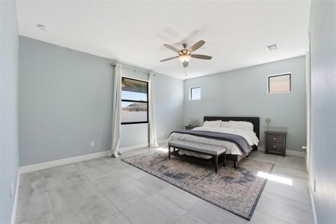 House in Land O' Lakes, Florida 3 bedrooms, 195.09 sq.m. № 2420064 - photo 16