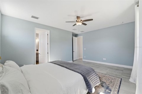 House in Land O' Lakes, Florida 3 bedrooms, 195.09 sq.m. № 2420064 - photo 15