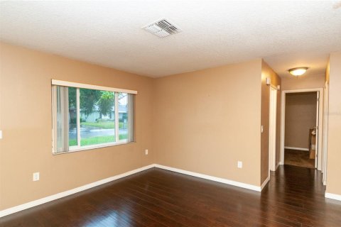 Villa ou maison à vendre à New Port Richey, Floride: 3 chambres, 118.91 m2 № 2413634 - photo 12