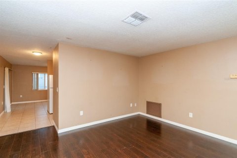 Villa ou maison à vendre à New Port Richey, Floride: 3 chambres, 118.91 m2 № 2413634 - photo 10