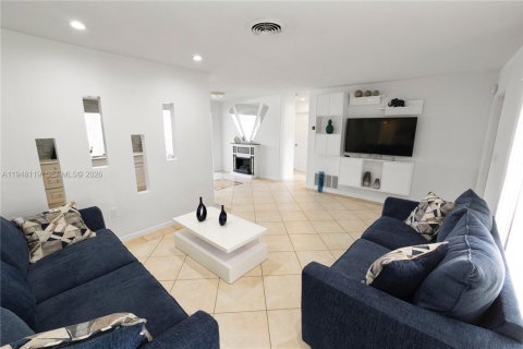 Casa en venta en Sunrise, Florida, 2 dormitorios, 85.38 m2 № 2004470 - foto 6