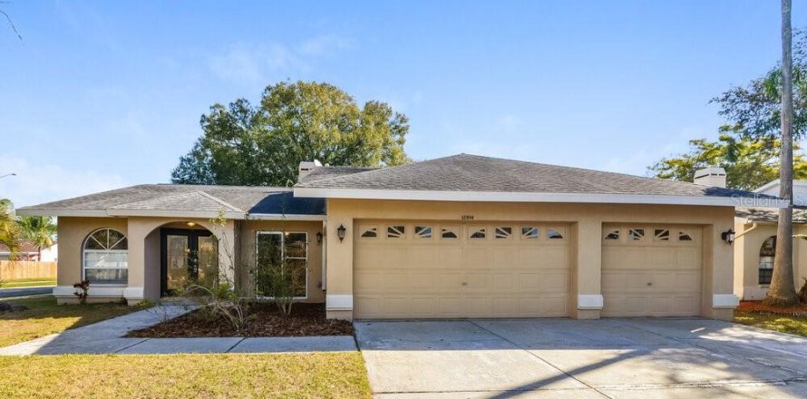 Villa ou maison à Riverview, Floride 4 chambres, 167.97 m2 № 2100501