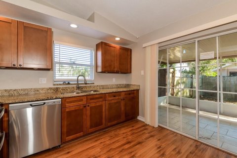 Villa ou maison à louer à Riverview, Floride: 4 chambres, 167.97 m2 № 2100501 - photo 6
