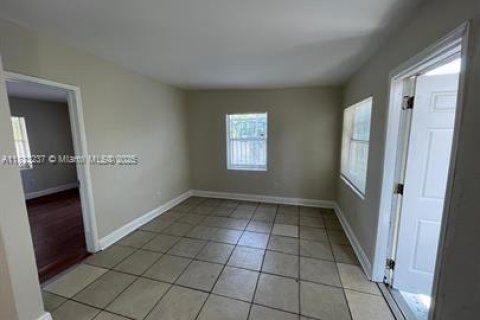 Casa en alquiler en Fort Lauderdale, Florida, 1 dormitorio, 92.16 m2 № 1937861 - foto 5