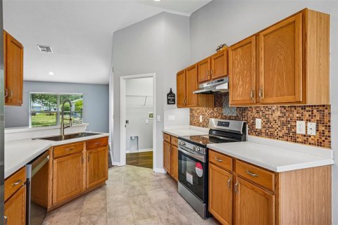 House in Spring Hill, Florida 2 bedrooms, 139.35 sq.m. № 2321125 - photo 12