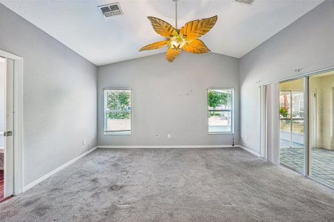House in Spring Hill, Florida 2 bedrooms, 139.35 sq.m. № 2321125 - photo 18