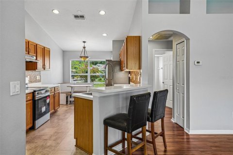 House in Spring Hill, Florida 2 bedrooms, 139.35 sq.m. № 2321125 - photo 8