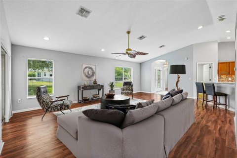 House in Spring Hill, Florida 2 bedrooms, 139.35 sq.m. № 2321125 - photo 3