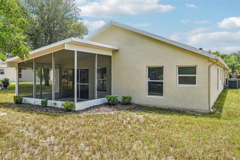 House in Spring Hill, Florida 2 bedrooms, 139.35 sq.m. № 2321125 - photo 28