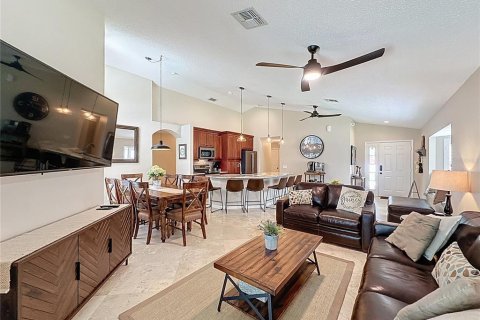 House in Haines City, Florida 4 bedrooms, 143.63 sq.m. № 1856369 - photo 9